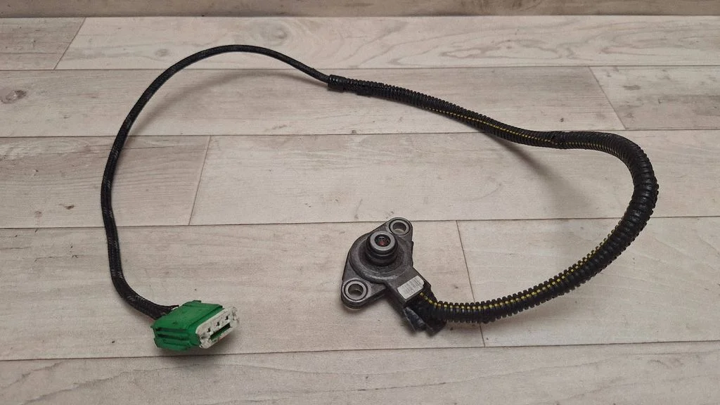 Oil pressure sensor