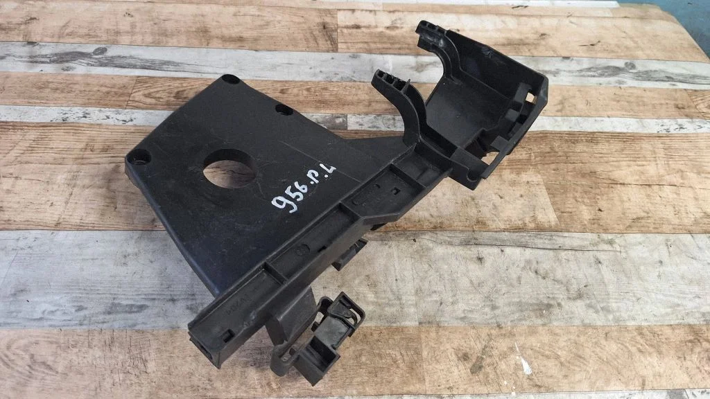 Front door exterior handle/bracket 30661072