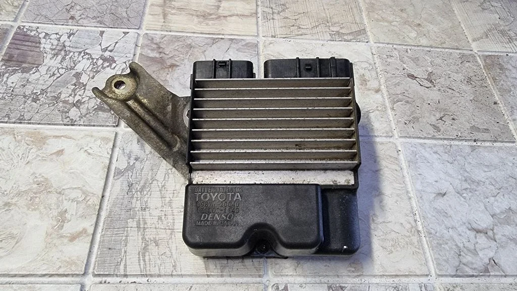 Kütusepihustite juhtplokk – Toyota Avensis T250 (2003-2006)