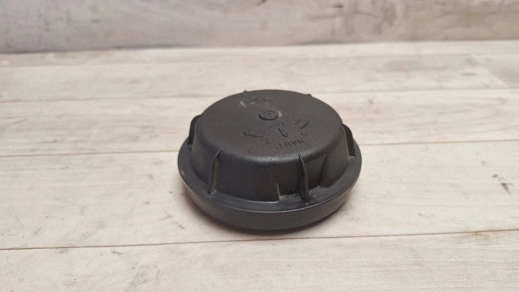 Headlight/headlamp dust cover 89001146