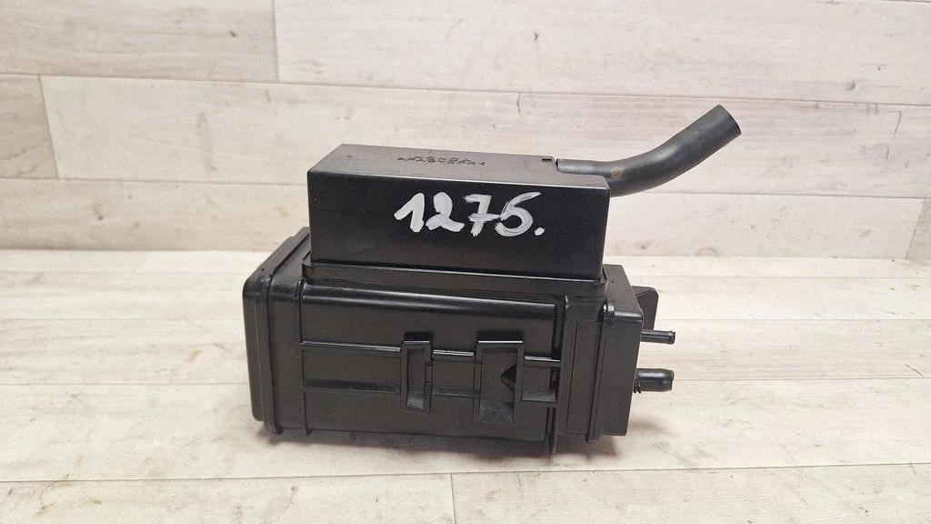 Active carbon filter fuel vapour canister