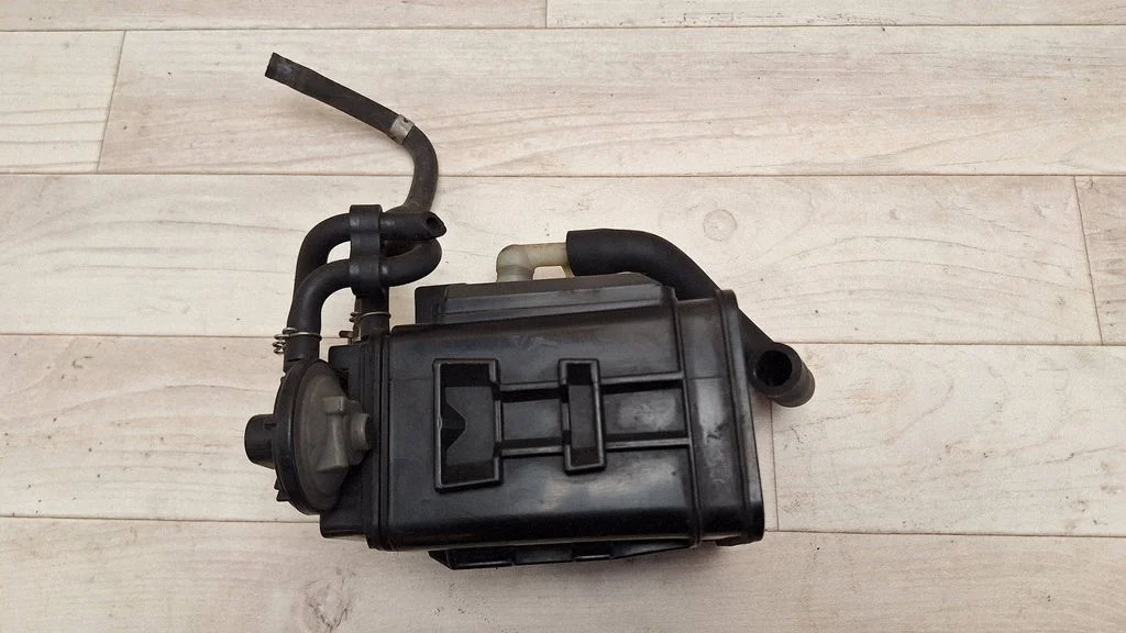 Active carbon filter fuel vapour canister F6510