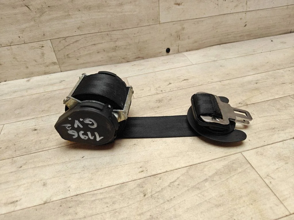 Third row seat belt – Volkswagen Touran I (2003-2010)