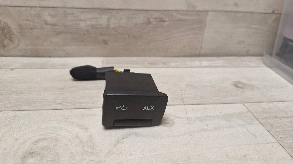 USB socket connector