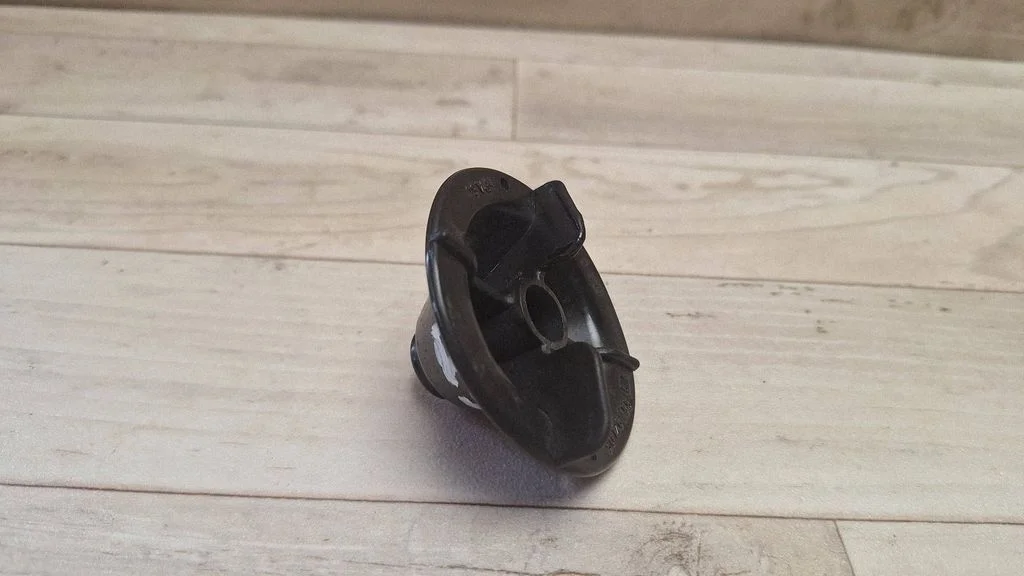 Spare wheel bolt – Opel Meriva A (2003-2010)