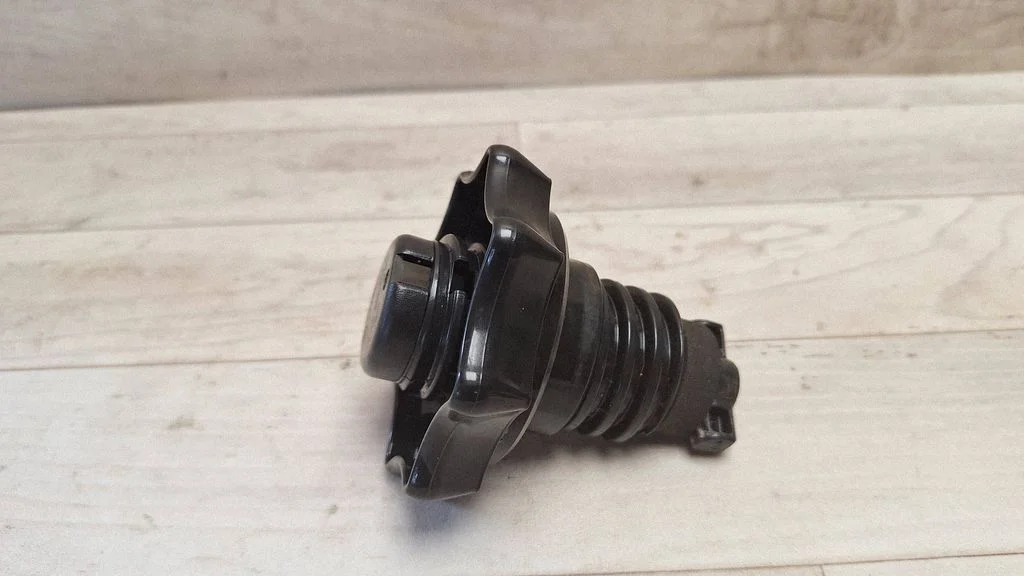 Spare wheel bolt – Skoda Octavia Mk2 (1Z) (2004-2013)