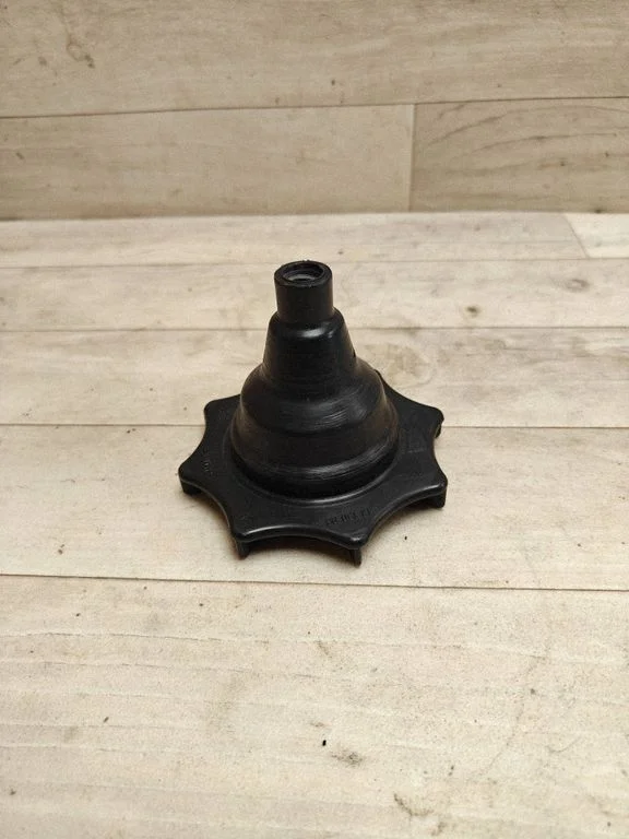 Spare wheel bolt 13305591