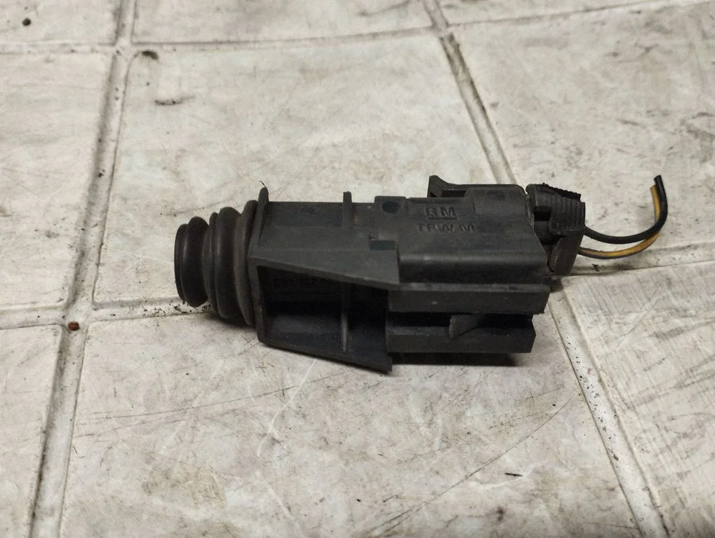 Bonnet alarm switch sensor – Saab 9-3 Ver2 (2003-2007)