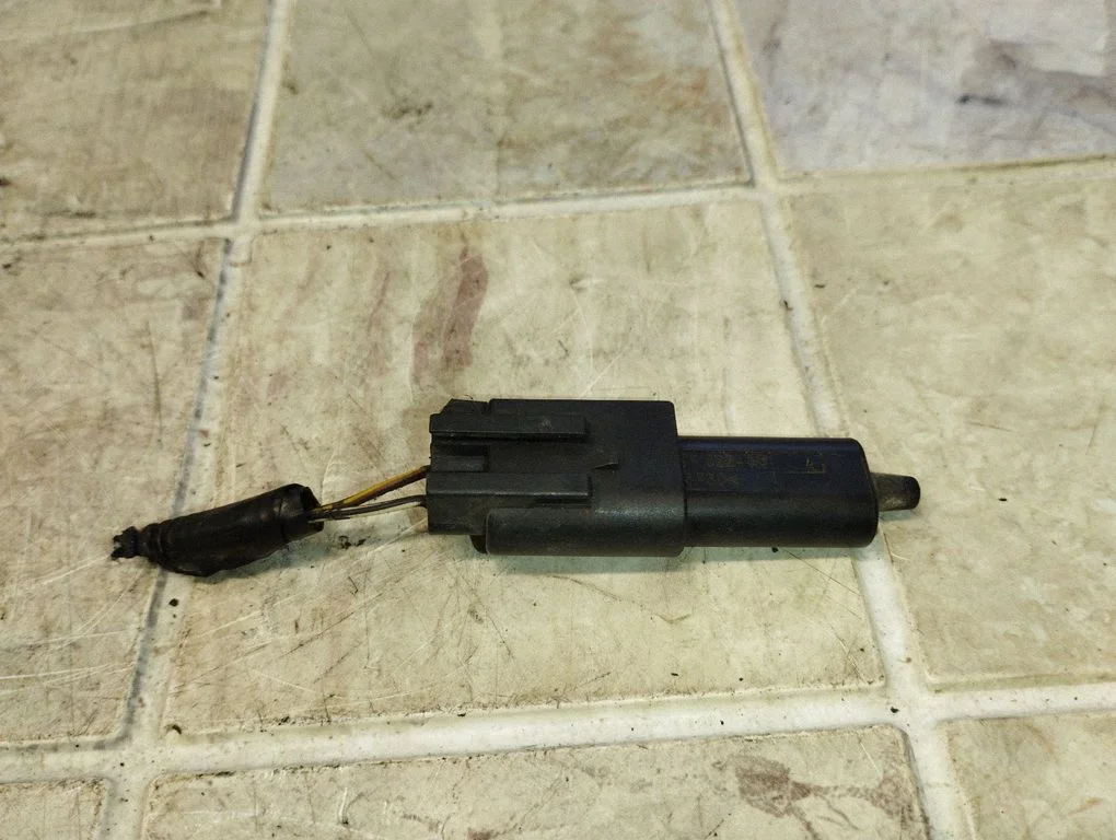 Outside/exterior temperature sensor – Ford Focus C-MAX (2003-2010)
