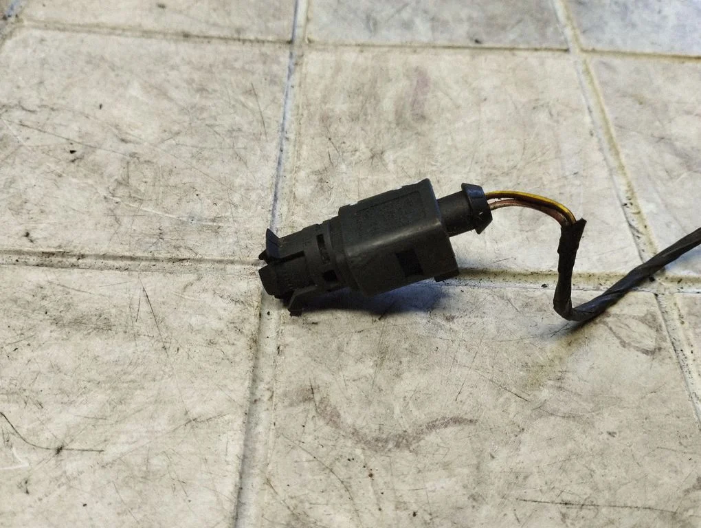 Outside/exterior temperature sensor – Skoda Fabia Mk1 (6Y) (1999-2007)