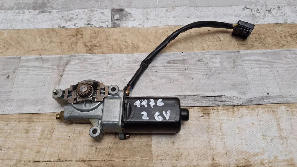 Seat adjustment motor – centre