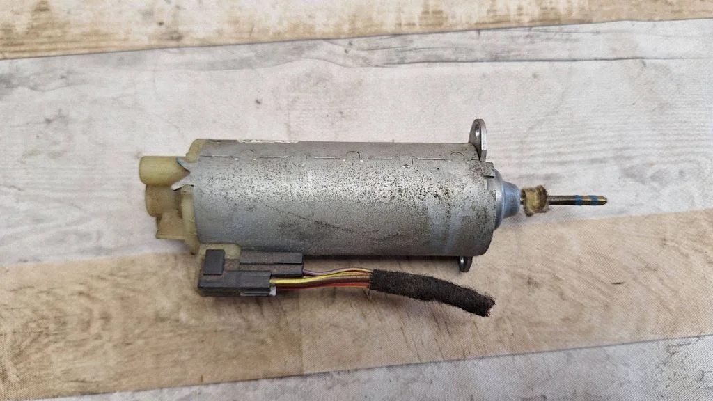 Seat adjustment motor 3B0959762
