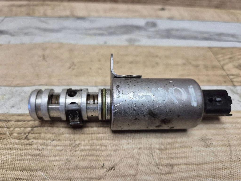 Camshaft vanos timing valve 756665280