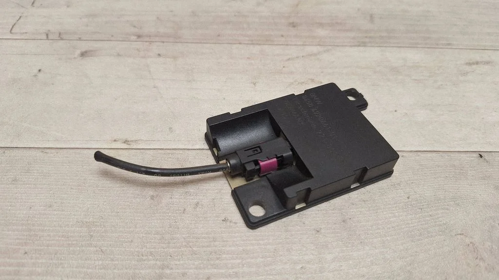 Bluetooth antenna – BMW 5 Series E60 E61 (2004-2010)