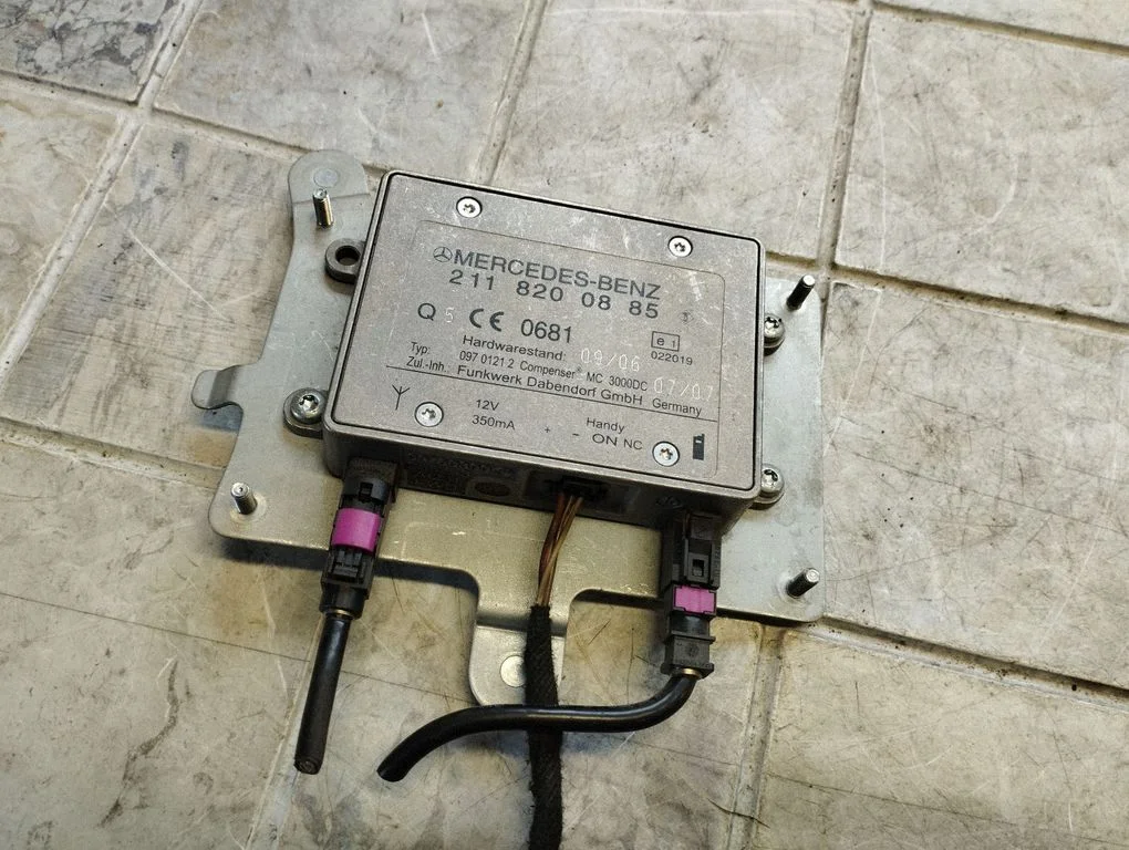 Bluetooth antenna – Mercedes-Benz S-Class W221 (2005-2013)