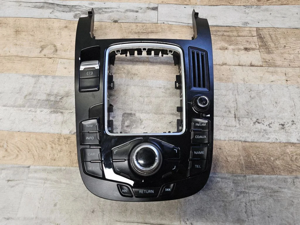 Head unit multimedia control 8T0919609A