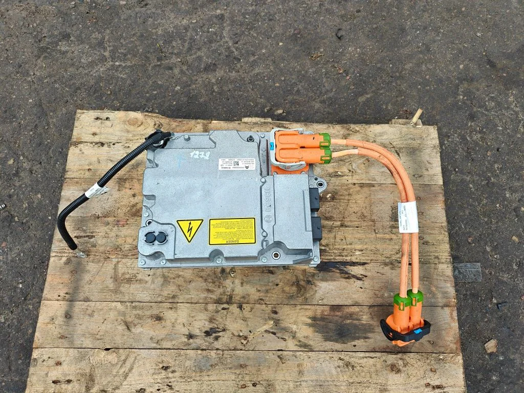 Voltage converter inverter – Peugeot 508 RXH (2011-2018)