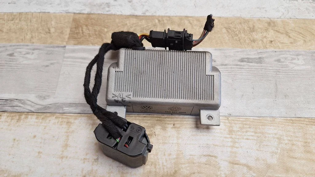 Voltage converter inverter – Volkswagen Jetta V (2005-2010)