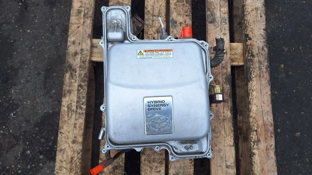 Voltage converter inverter – Toyota Prius (NHW20) (2003-2009)