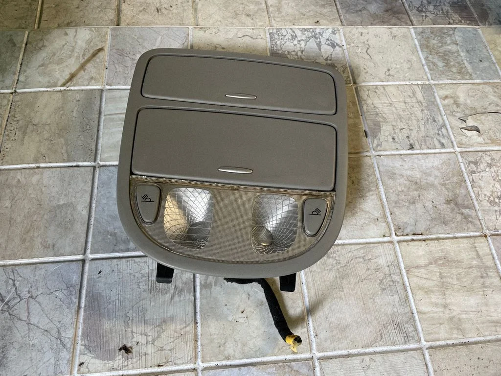 Sunglasses storage box – Hyundai Santa Fe (2006-2012)