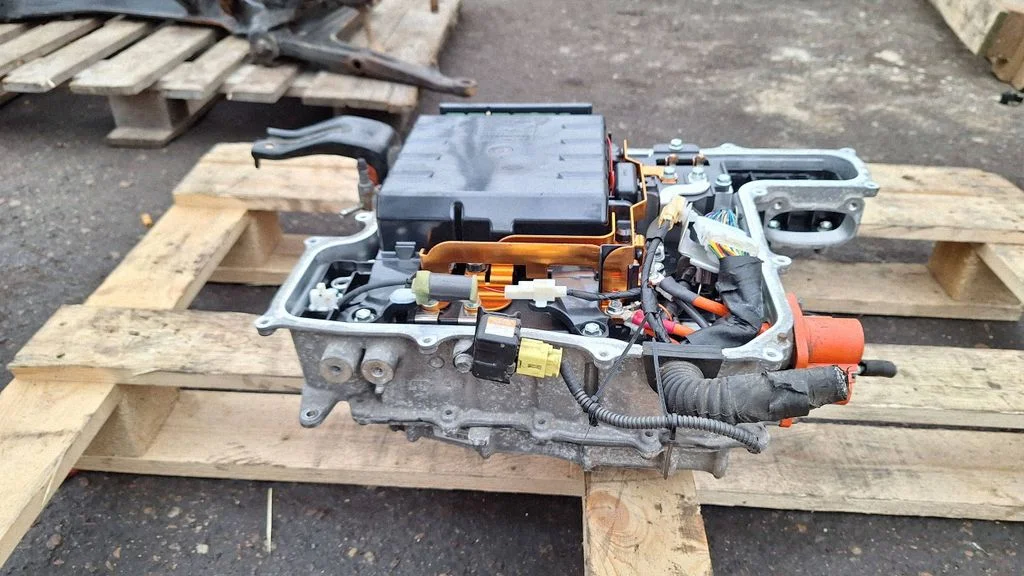Voltage converter inverter – Toyota Prius (NHW20) (2003-2009)