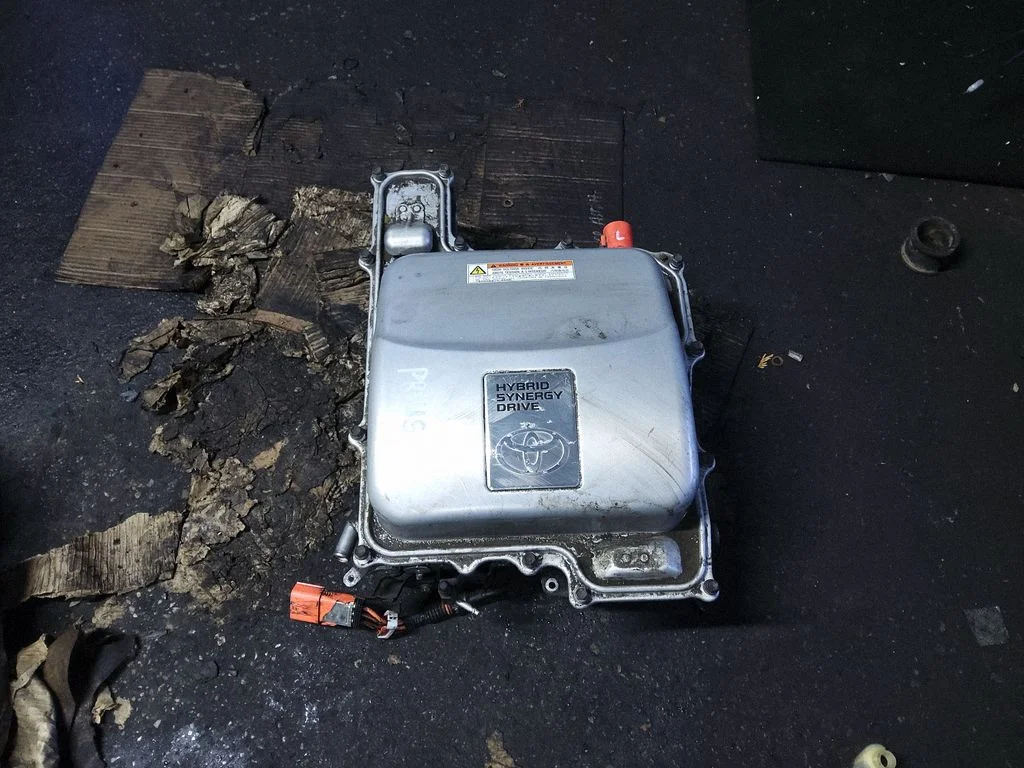 Voltage converter inverter – Toyota Prius (XW20) (2003-2009)