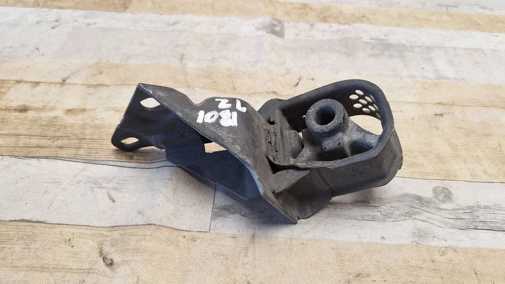 Muffler pipe connector clamp AVB0946