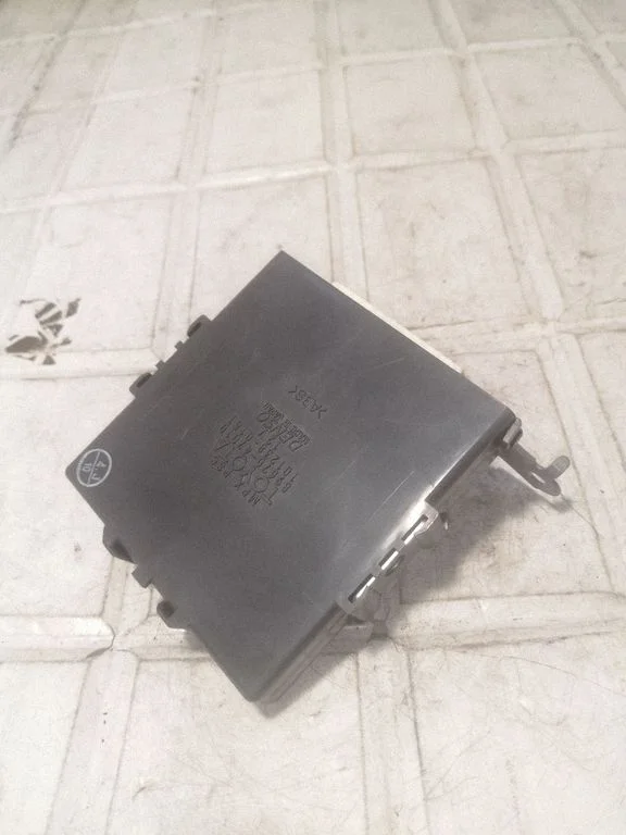 Power management control unit – Toyota Prius (XW20) (2003-2009)