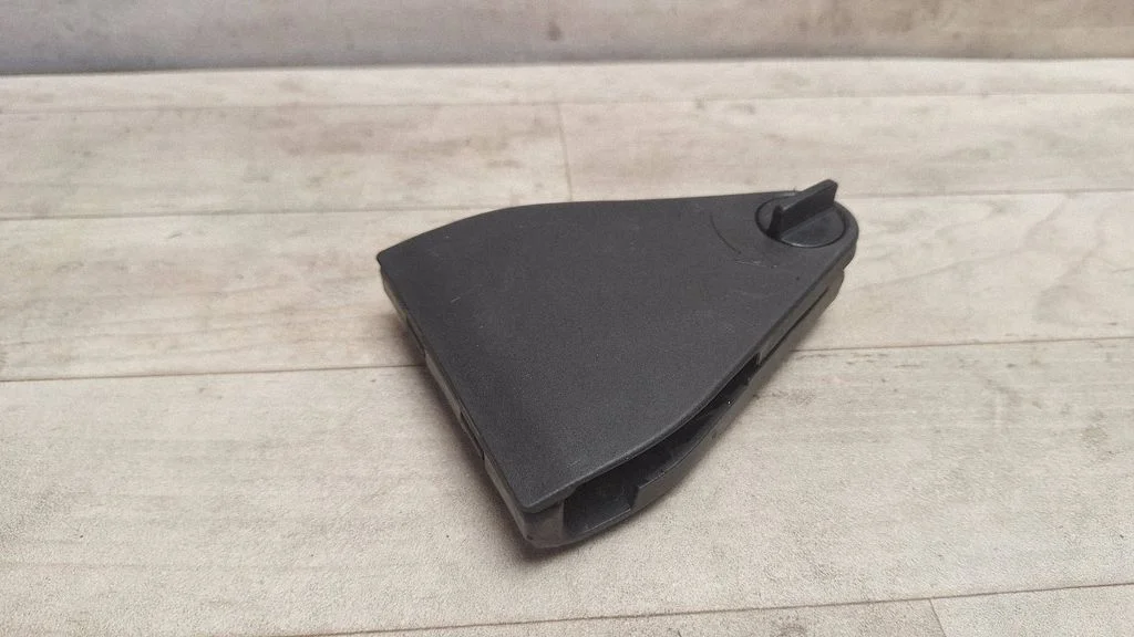 Hazard Warning Triangle Mounting Bracket – Audi A6 Allroad C5 (1999-2005)