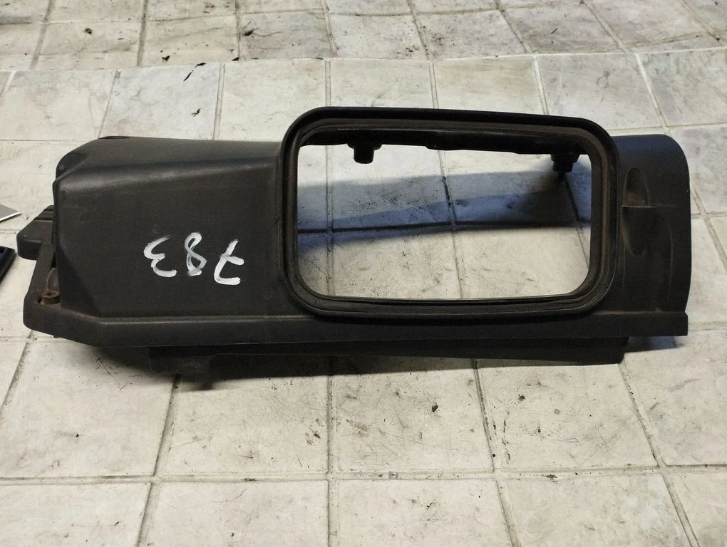 Air filter cleaner box bracket assembly – BMW 3 Series E46 (1998-2005)