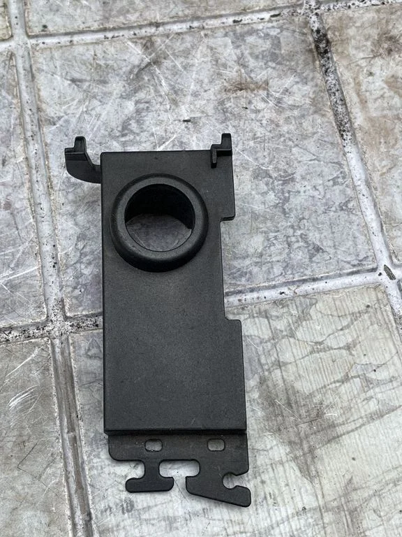 Front parking sensor holder (PDC) – Ford Mondeo MK IV (2007-2014)