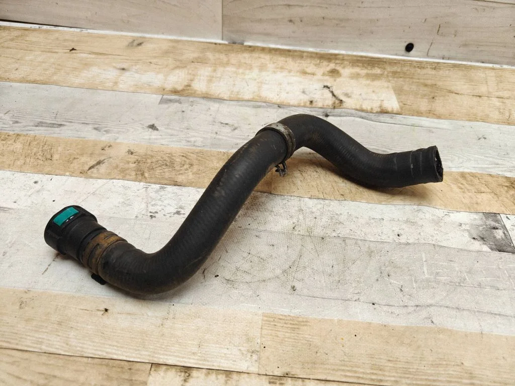 Intercooler pipe mounting bracket – Ford Fiesta (2006-2008)