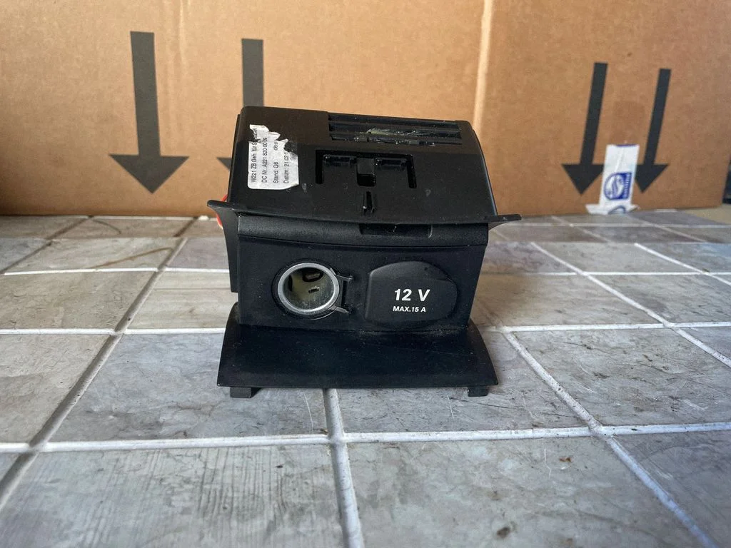 12 V Socket (rear) A2218200009