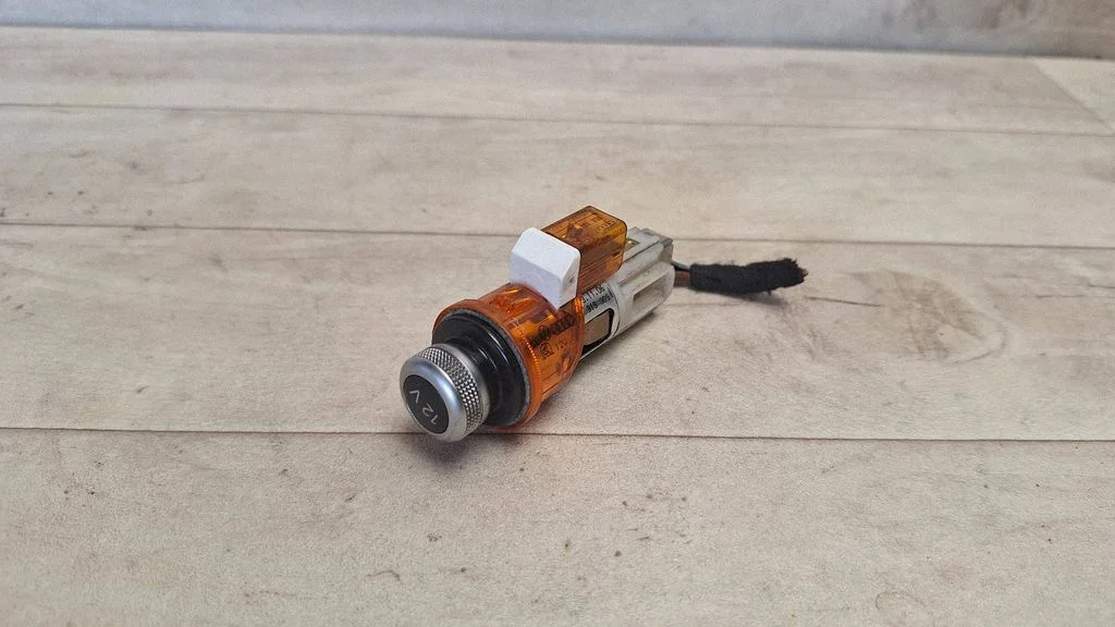 12 V Socket (rear) 8E0919309
