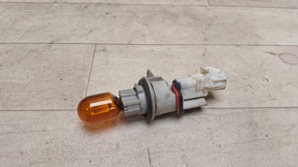 12 V Socket (front) – Toyota Avensis T250 (2006-2009)