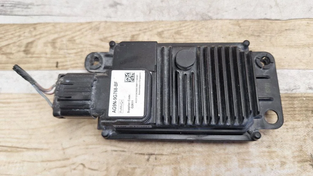 Distronic sensor radar AG9N9G768BF