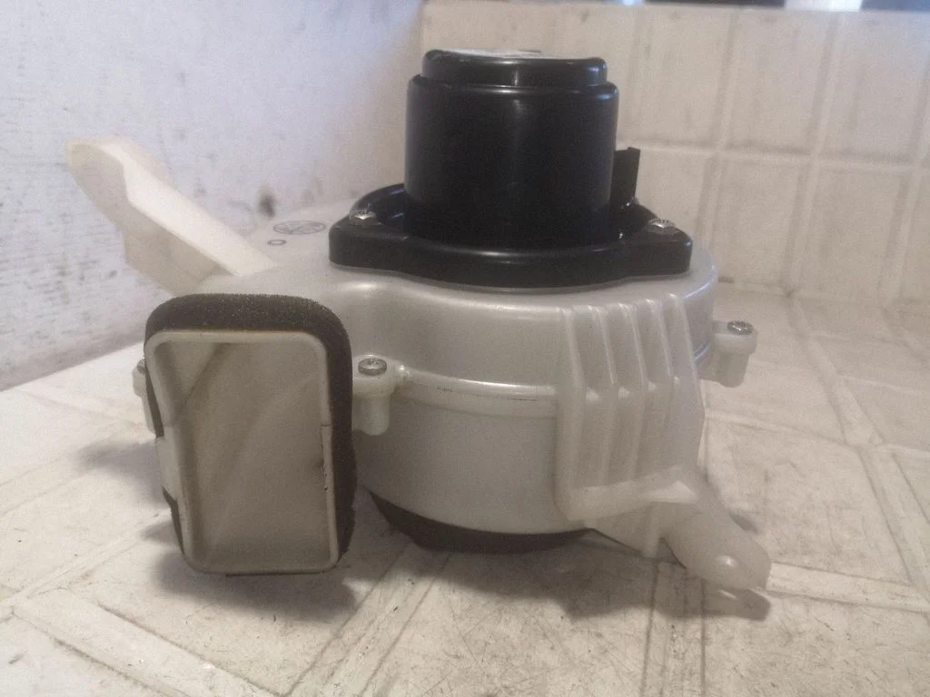Hübriid-/elektriauto aku jahutusventilaator – Toyota Prius (XW20) (2003-2009)