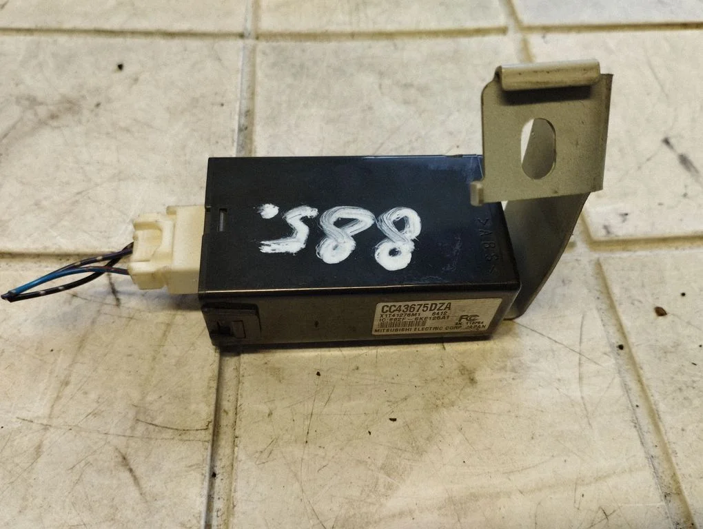 Keyless (KESSY) go control unit/module CC43675DZA