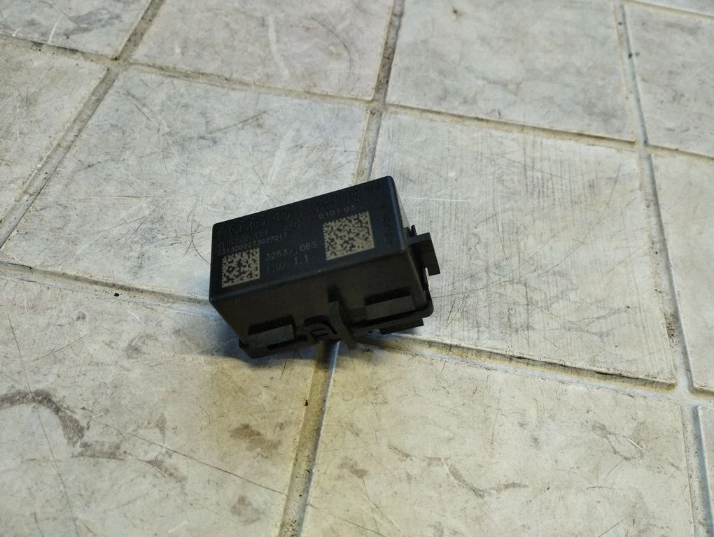 Keyless (KESSY) go control unit/module – Audi A6 S6 C7 4G (2011-2018)