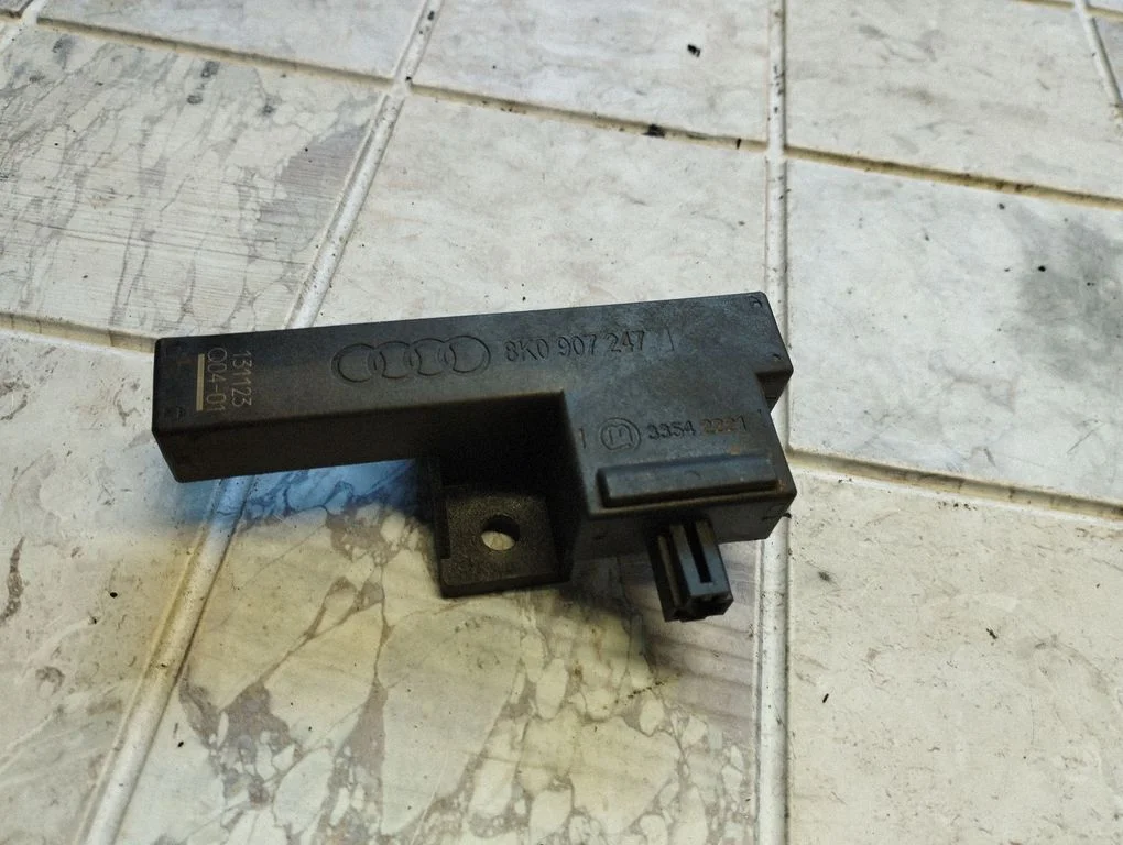 Keyless (KESSY) go control unit/module 8K0907247