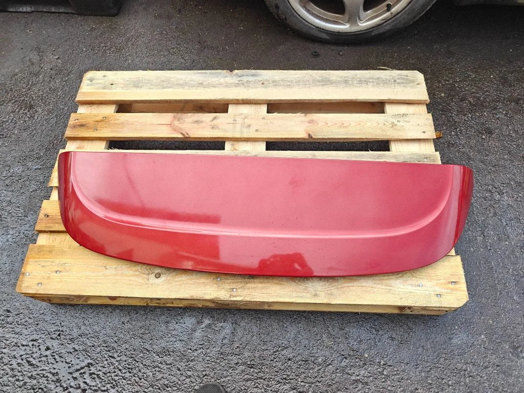 Tailgate/trunk spoiler 872501H200
