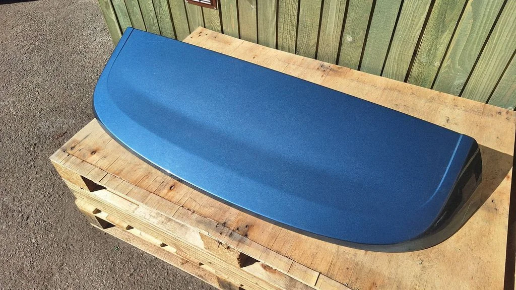 Tailgate/trunk spoiler 872103Z000