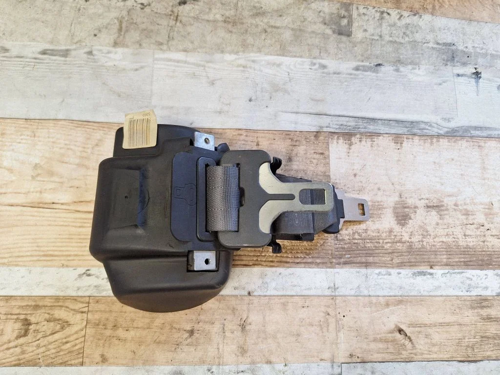 Roof seat belt – Mitsubishi Space Star (1998-2005)