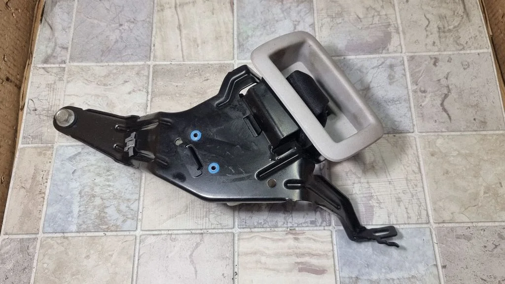 Roof seat belt – Mazda 5 (2005-2010)