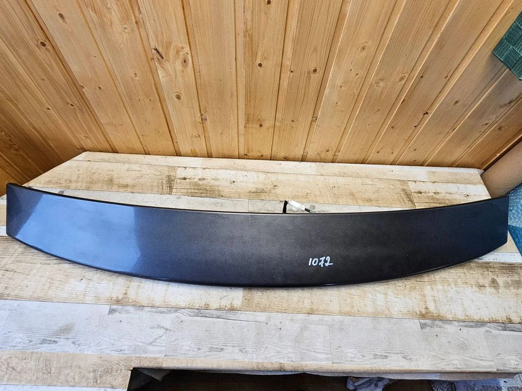 Tailgate/trunk spoiler 7608547021
