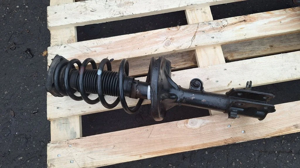 Rear shock absorber with coil spring – Hyundai Tucson JM (2004-2009)