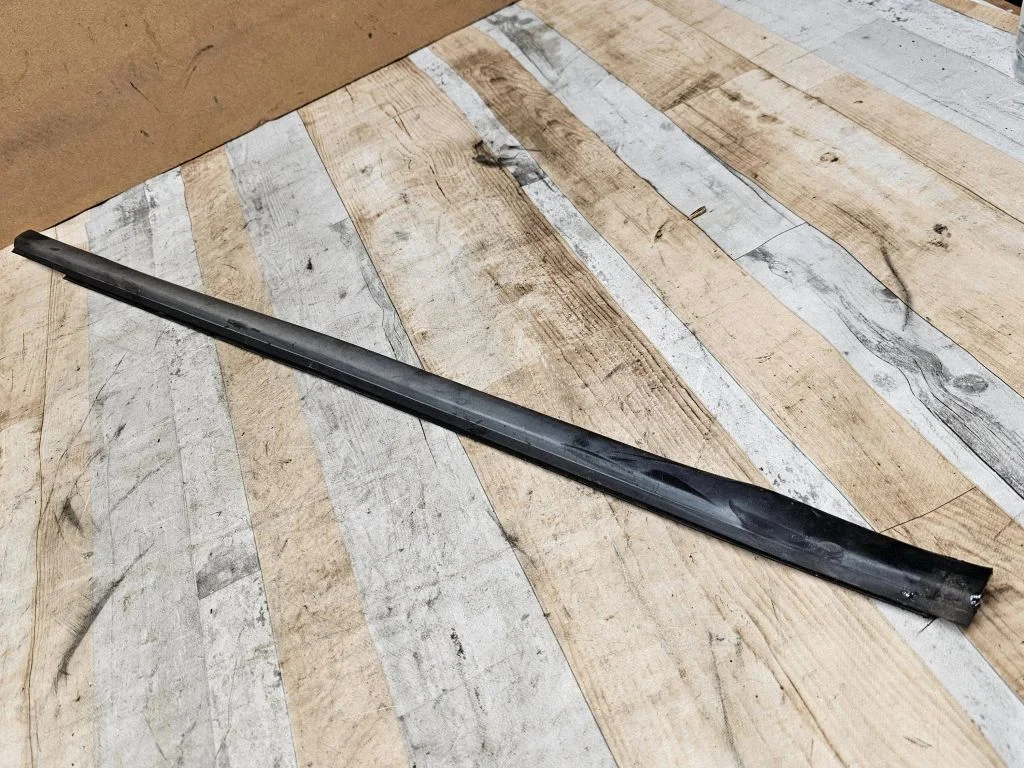 Front door glass trim molding – Ford Ranger (2012-2018)