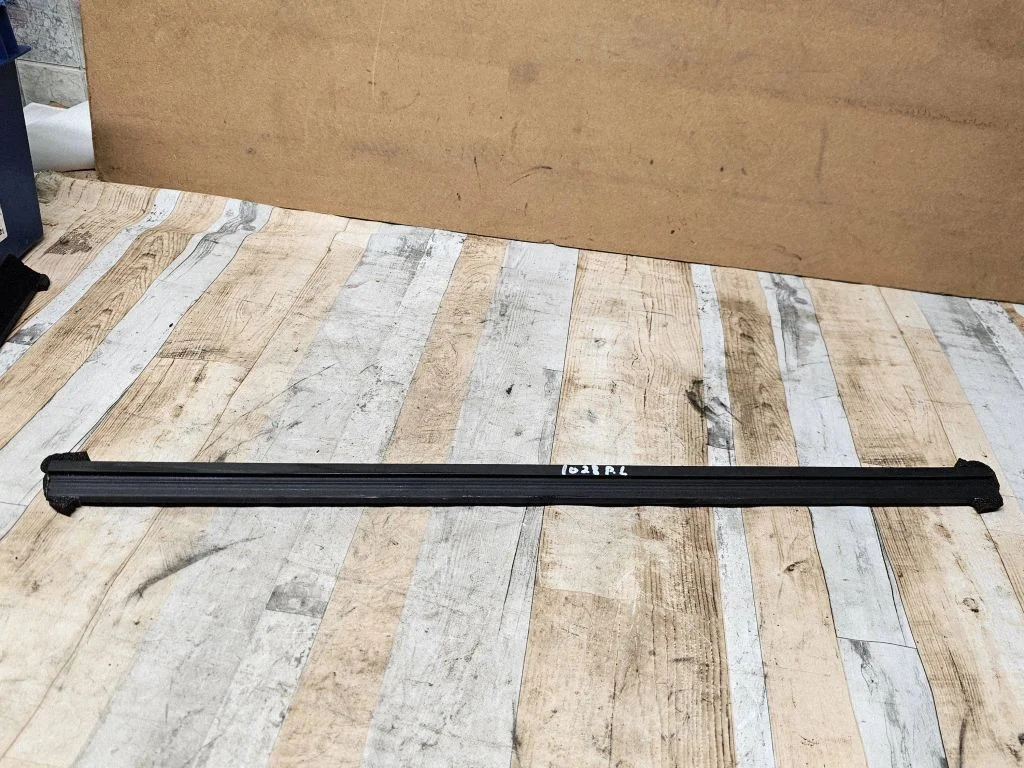 Front door glass trim molding – Ford Ranger (2012-2018)