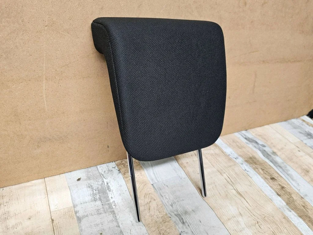 Third row seat headrest – Toyota Corolla Verso AR10 (2004-2009)