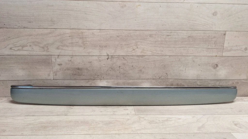 Trunk door license plate light bar 9631869177